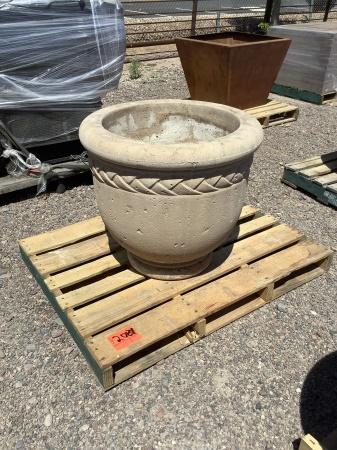 CONCRETE POT