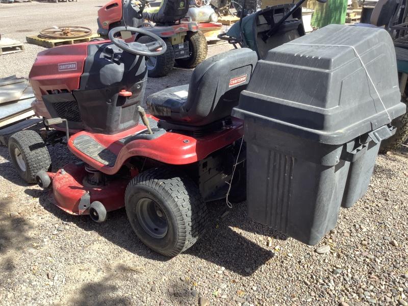 CRAFTSMAN T2200 RIDING LAWN MOWER