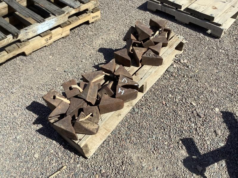 PALLET OF EQUIPMENT TEETH