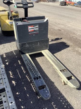 CROWN 40GP-4-14 ELECTRIC PALLET JACK