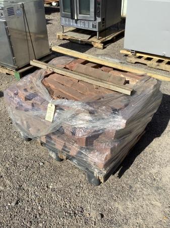 PALLET OF DECORATIVE STONE