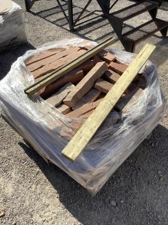 PALLET OF DECORATIVE STONE