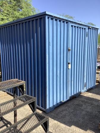 METAL STORAGE SHED