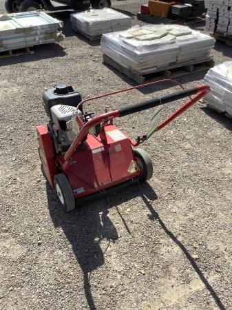 GAS POWERED TURF RAKE