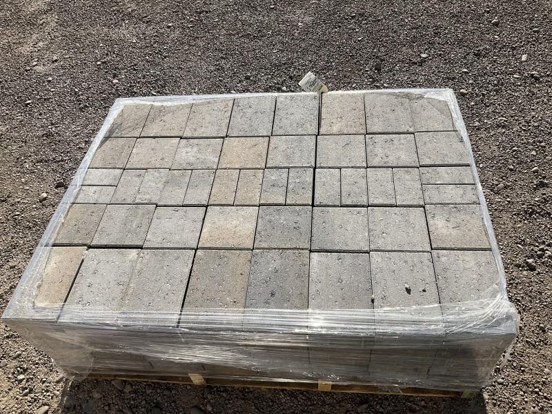 PALLET OF STONE PAVERS