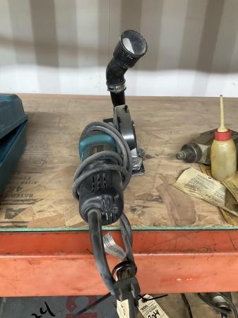 MAKITA GRINDER W/ VAC PORT