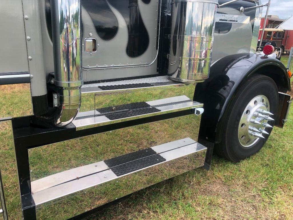 2001 KINGSLEY COACH W/PETERBILT TRACTOR