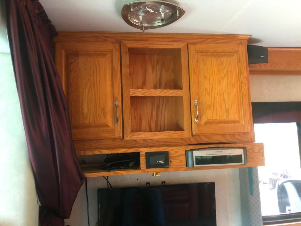 2001 KINGSLEY COACH W/PETERBILT TRACTOR