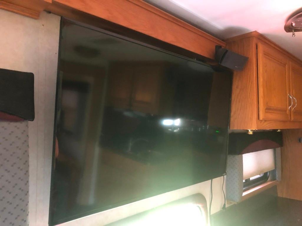 2001 KINGSLEY COACH W/PETERBILT TRACTOR