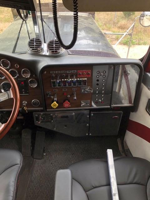 2001 KINGSLEY COACH W/PETERBILT TRACTOR