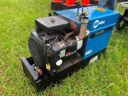 BOBCAT 225G WELDER/GENERATOR