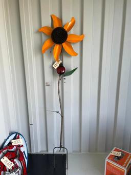 SUNFLOWER SPINNER YARD ART