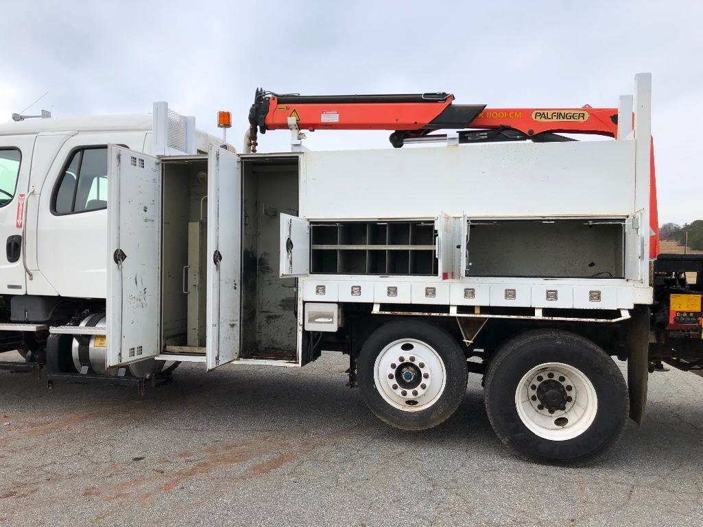 2011 FREIGHTLINER CRANE TRUCK