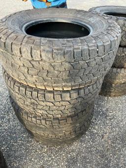 (4) TIRES LT285/70 R17