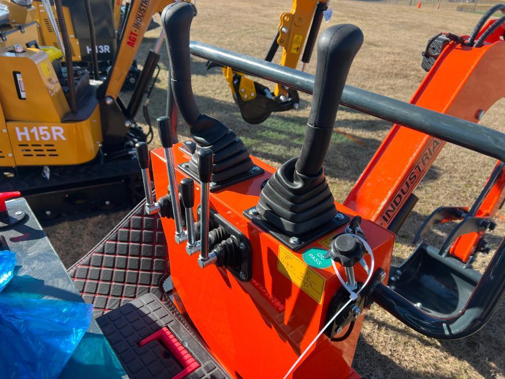 UNUSED AGT L12R MINI EXCAVATOR (GAS MOTOR, MANUAL
