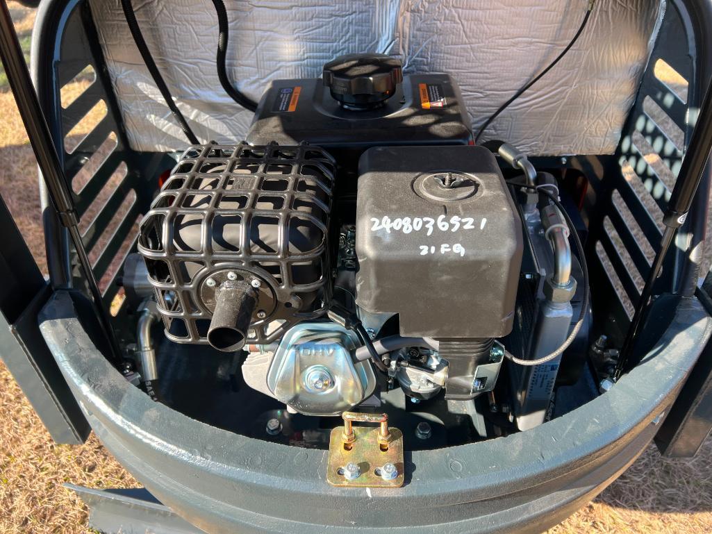 UNUSED AGT L12R MINI EXCAVATOR (GAS MOTOR, MANUAL