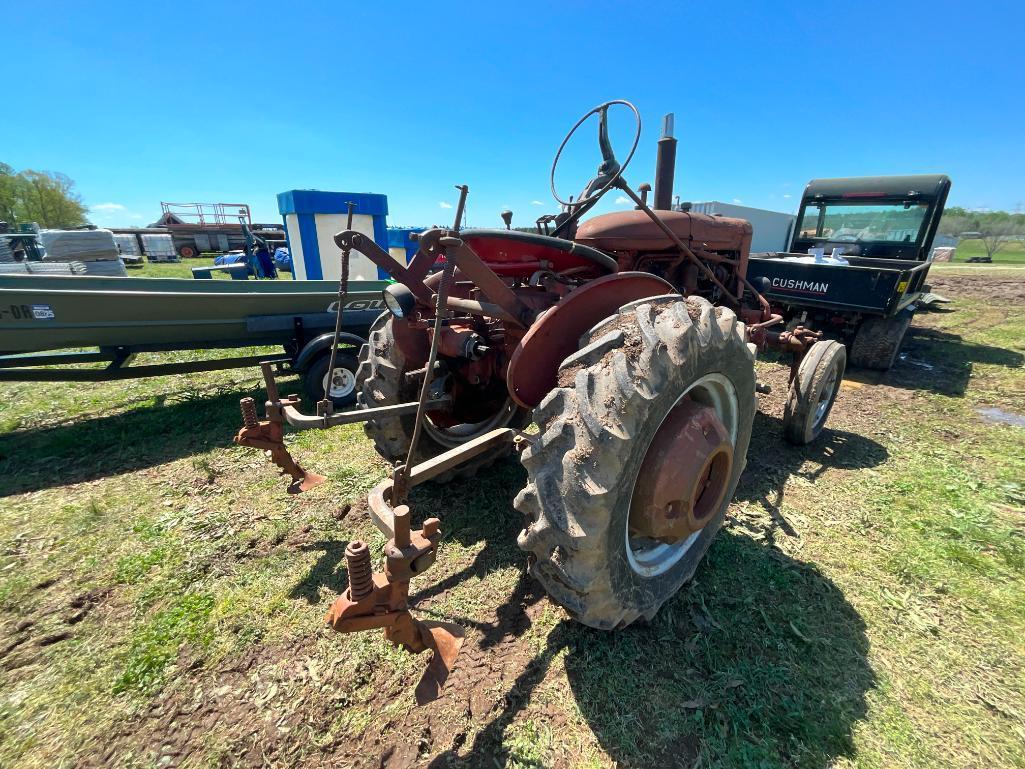 FARMALL SUPER A TRACTOR