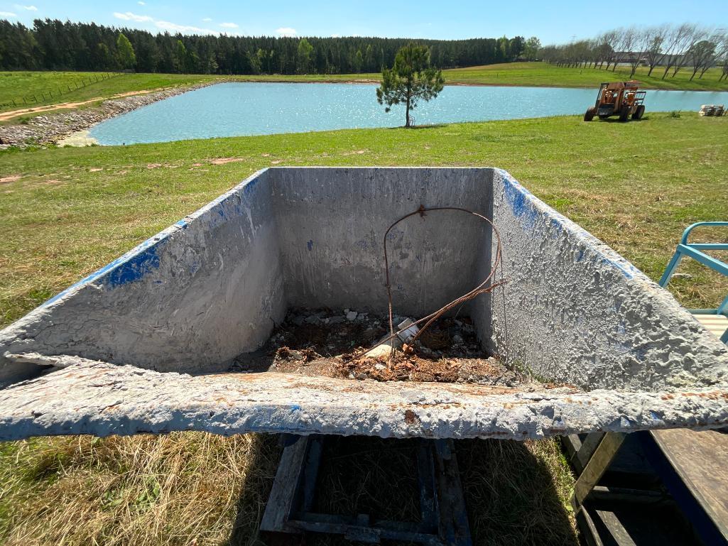 SELF DUMPING HOPPER