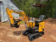 UNUSED AGT H12R MINI EXCAVATOR (GAS MOTOR, HYDRAULIC THUMB, OPEN STATION, SN-H12R20250203Q0037)