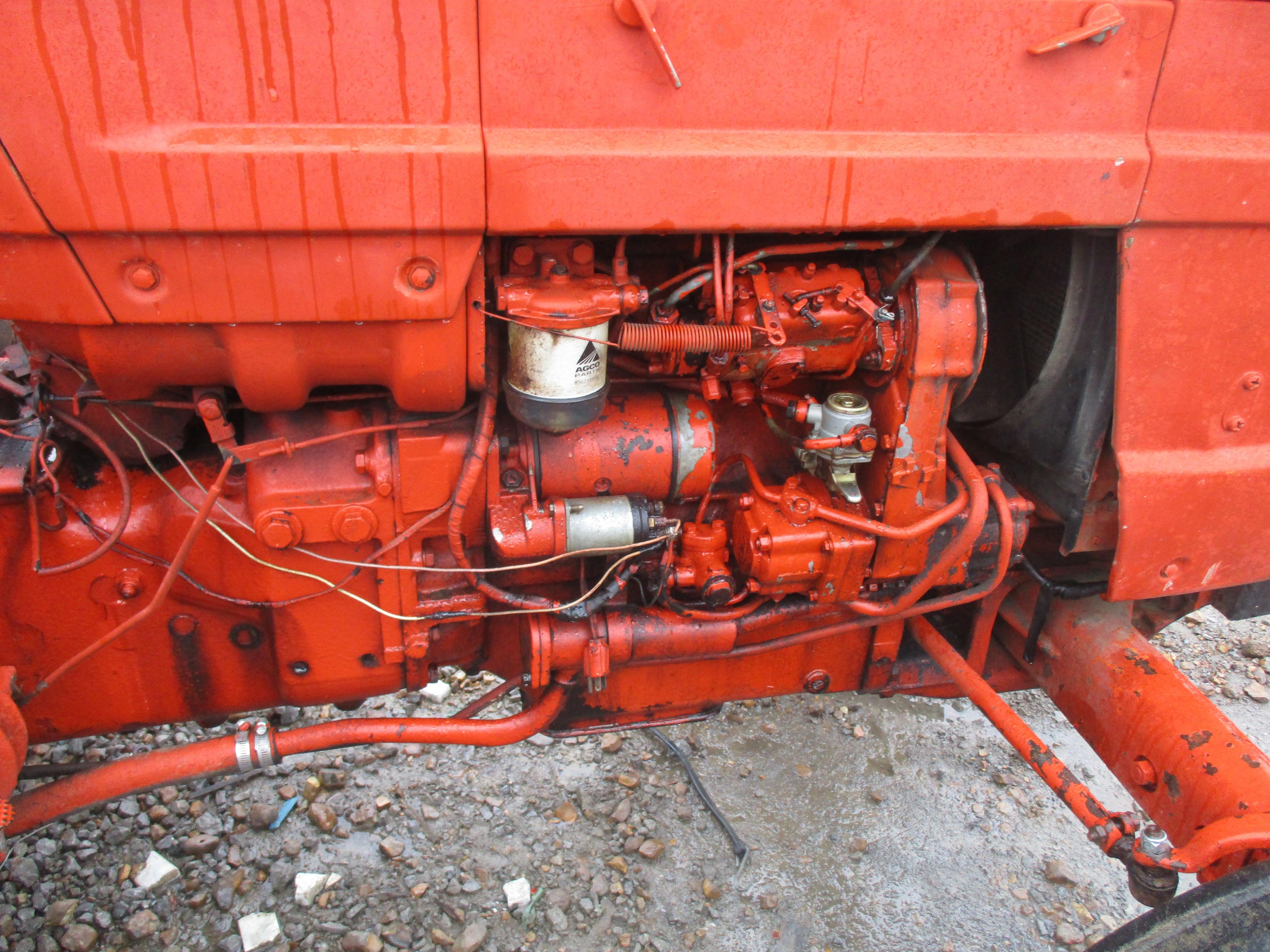 Allis-Chalmers 6040 Farm Tractor