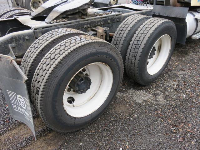 1988 FREIGHTLINER FLC112 TANDEM AXLE DAY CAB TRACTOR