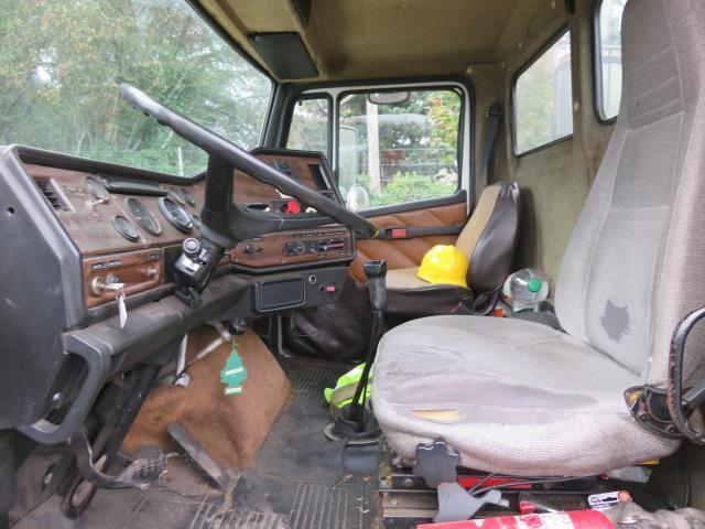 1988 FREIGHTLINER FLC112 TANDEM AXLE DAY CAB TRACTOR