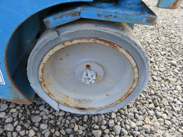 2002 GENIE GR-15 SELF PROPELLED MANLIFT