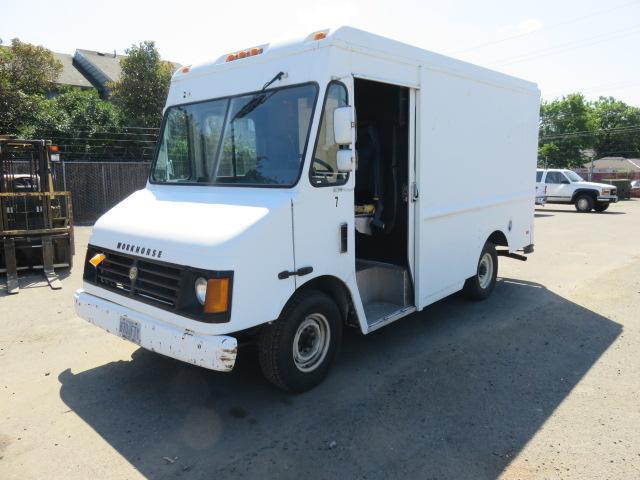 2002 WORKHORSE P42 STEP VAN