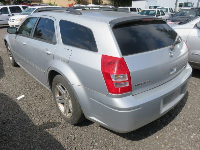 2005 DODGE MAGNUM
