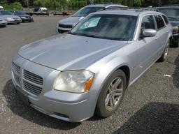 2005 DODGE MAGNUM