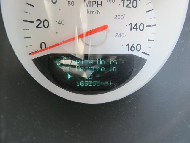 2005 DODGE MAGNUM