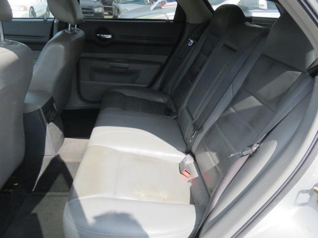 2005 DODGE MAGNUM