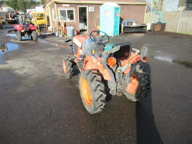 KUBOTA B7300 4X4 TRACTOR