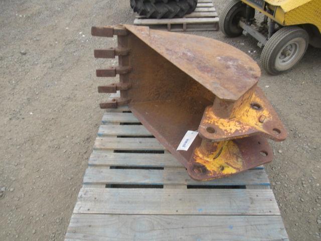 (UNKNOWN MAKE) 24" DIGGING BUCKET