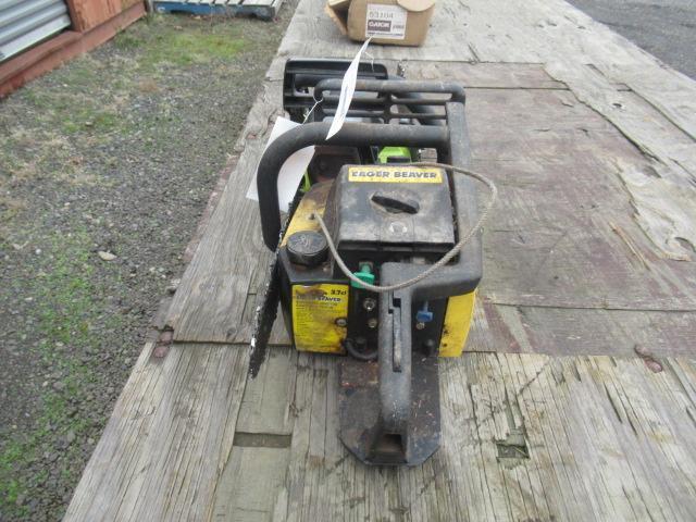 EAGER BEAVER 626771 GAS POWERED CHAINSAW W/ 20'' BAR, POULAN PIONEER 2050 GAS POWERED CHAINSAW W/