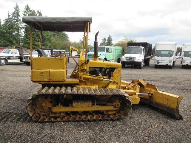 KOMATSU D21P-5 DOZER