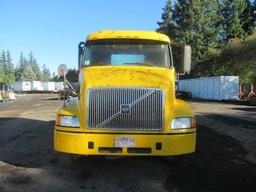 2000 VOLVO DAY CAB TRACTOR
