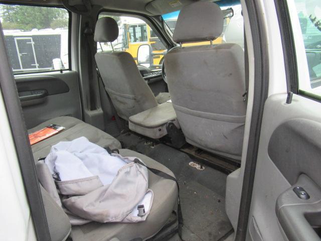 2004 FORD F-350 XLT CREW CAB