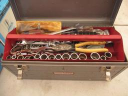 CRAFTSMAN TOOLBOX W/ ASSORTED SOCKETS & WRENCHES
