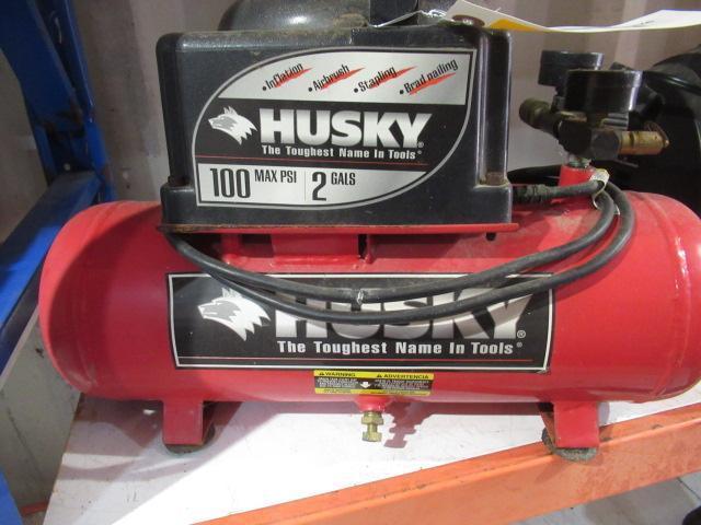 HUSKY 2GAL 100PSI AIR COMPRESSOR