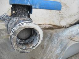 (6) NON-FOOD GRADE IBC TOTES W/ DRAINAGE HOLES