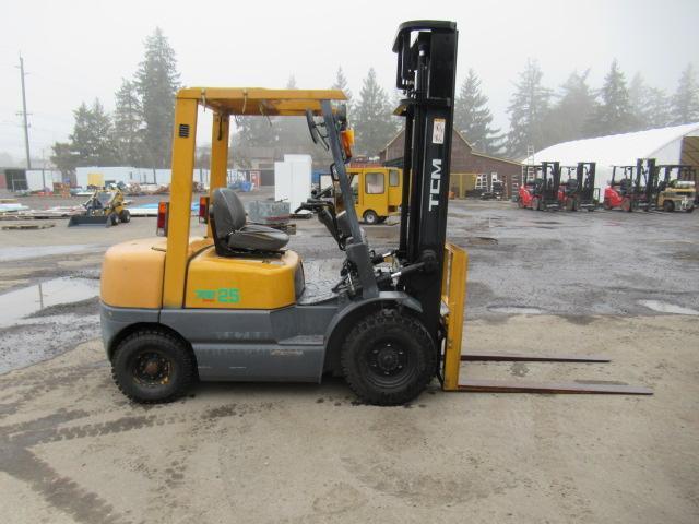 TCM FG25-N5 GAS FORKLIFT