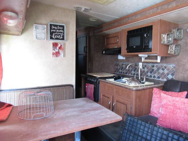 2014 FOREST RIVER WILDWOOD X-LITE 281QBXL TRAVEL TRAILER - PORTLAND, OR