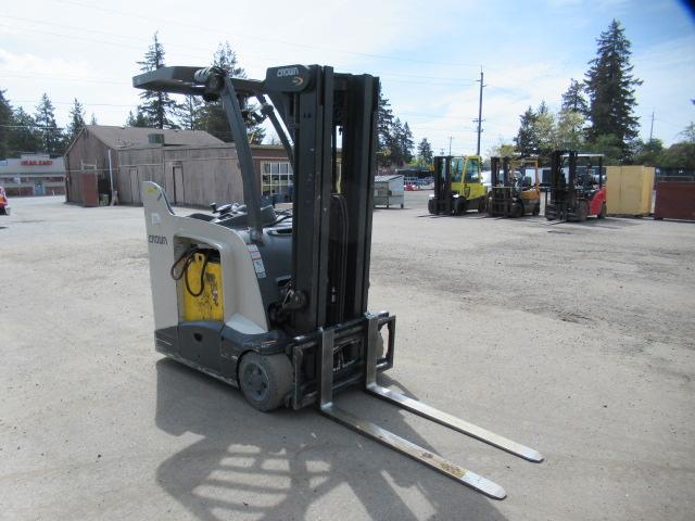 2014 CROWN RC 5545-40 NARROW AISLE STAND UP 36V ELECTRIC FORKLIFT