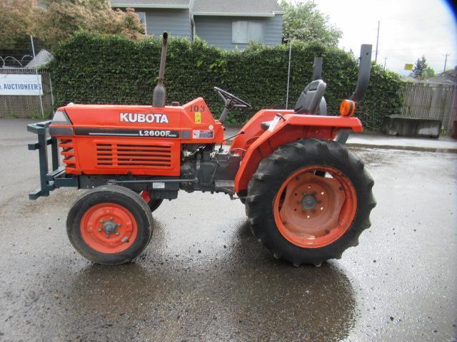 KUBOTA L2600F 2WD TRACTOR