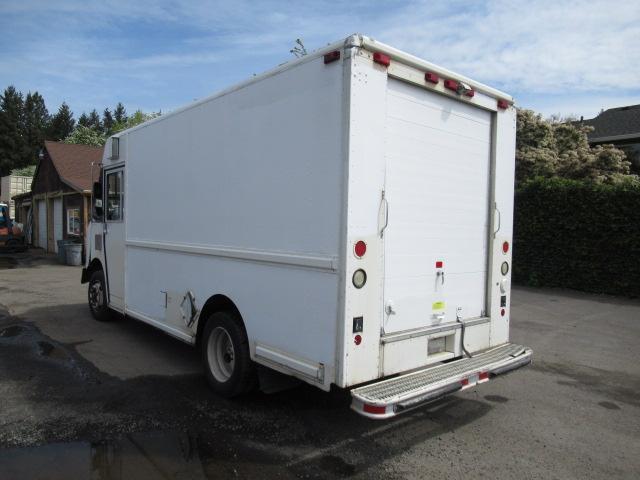 2001 FREIGHTLINER MT45 UTILIMASTER 15' STEP VAN