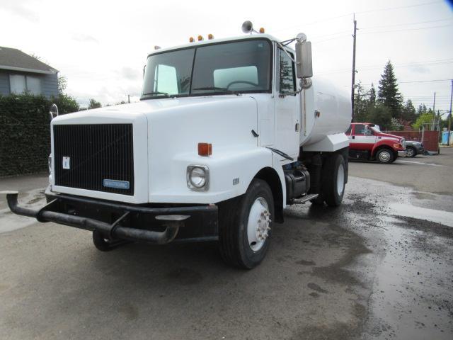 1995 WHITE GMC 2,000GAL WATER TRUCK