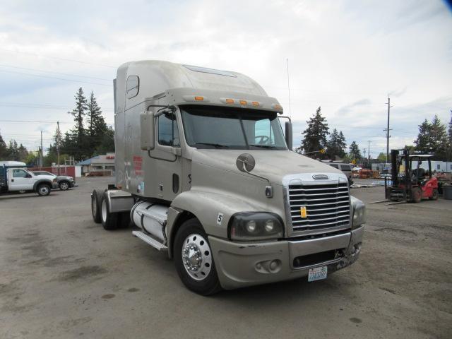 2004 FREIGHTLINER CENTURY CLASS S/T TANDEM AXLE SLEEPER CAB