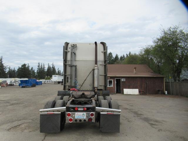 2004 FREIGHTLINER CENTURY CLASS S/T TANDEM AXLE SLEEPER CAB