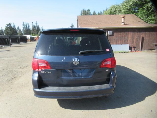 2009 VOLKSWAGEN ROUTAN SE MINIVAN